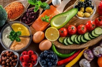 آیا خوردن غذاهای پرچرب باعث افزایش وزن می شود؟